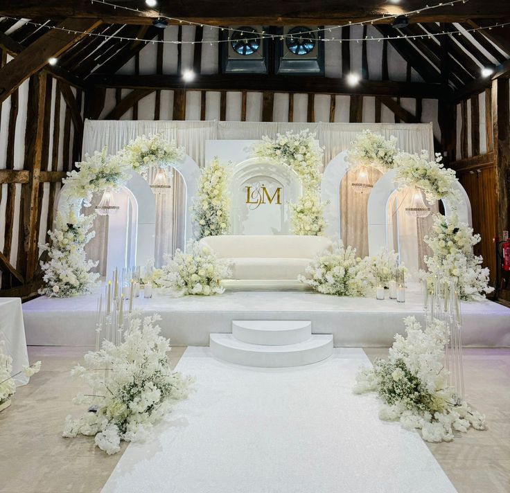 decor by @eternalweddingdecor